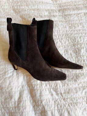 Reformation size 10 chocolate brown suede booties